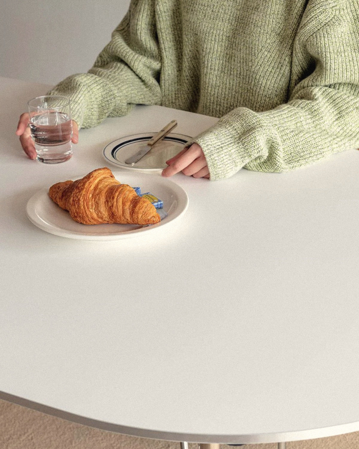 Plato Oval Table 2