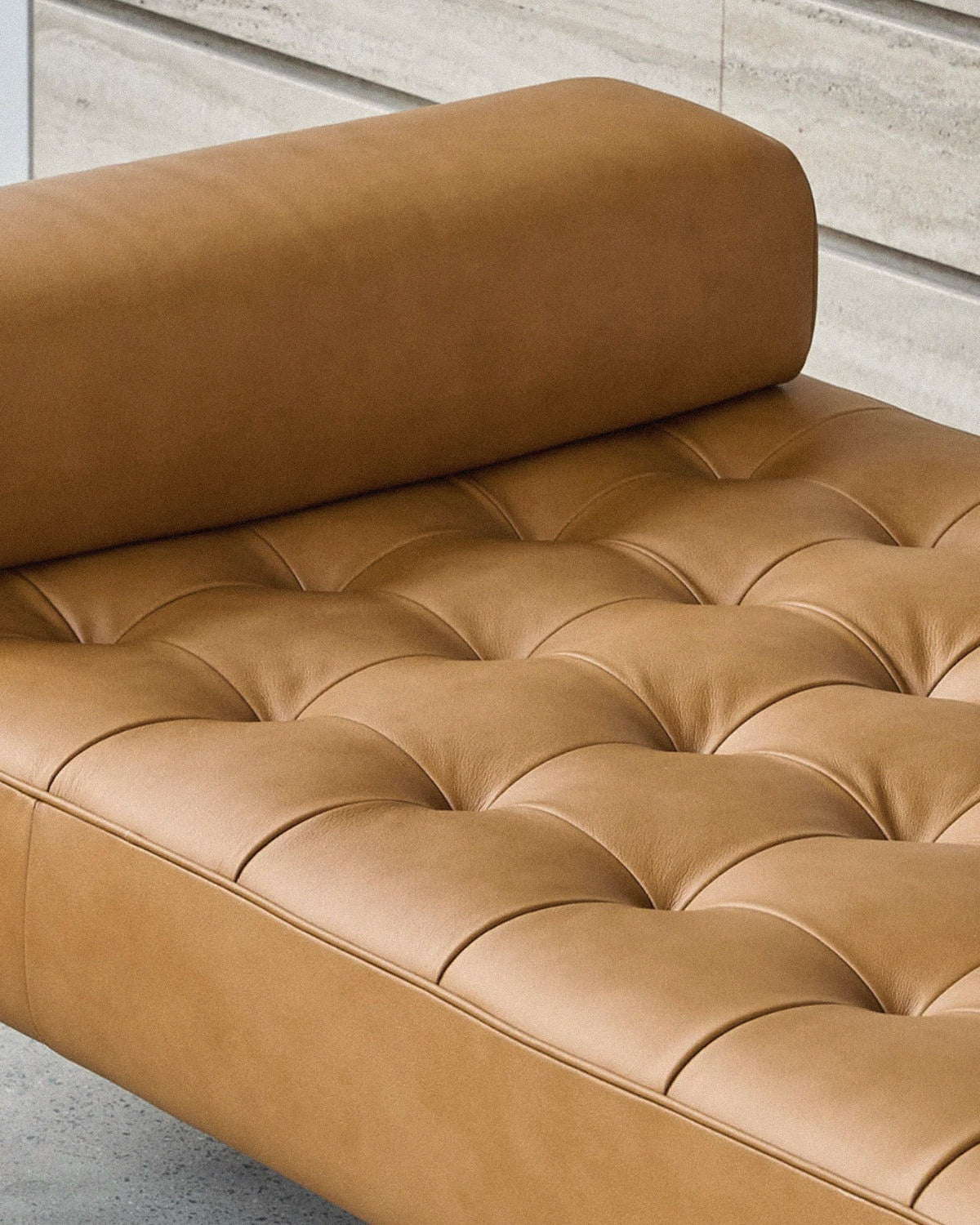 Otium Daybed Sofa - Leather 7