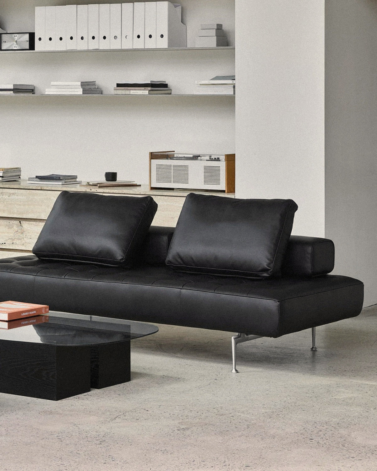 Otium Daybed Sofa - Leather 8