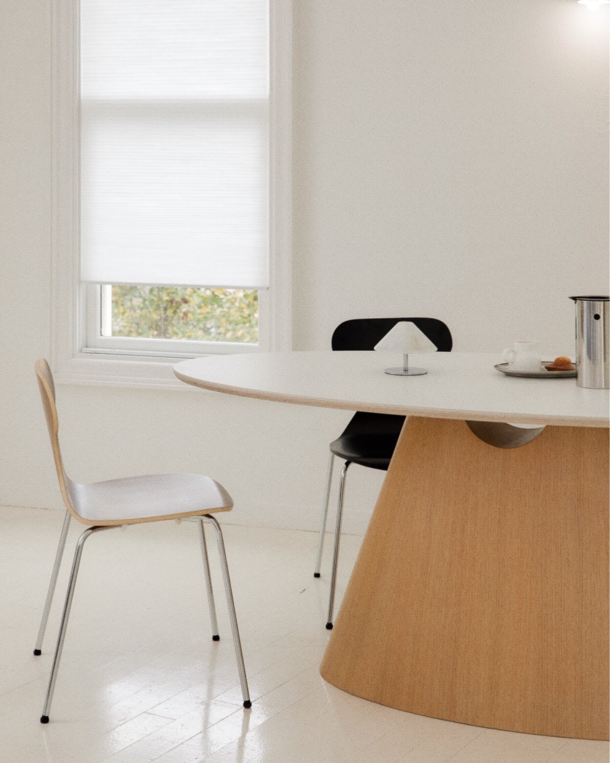 Luna Oval Table