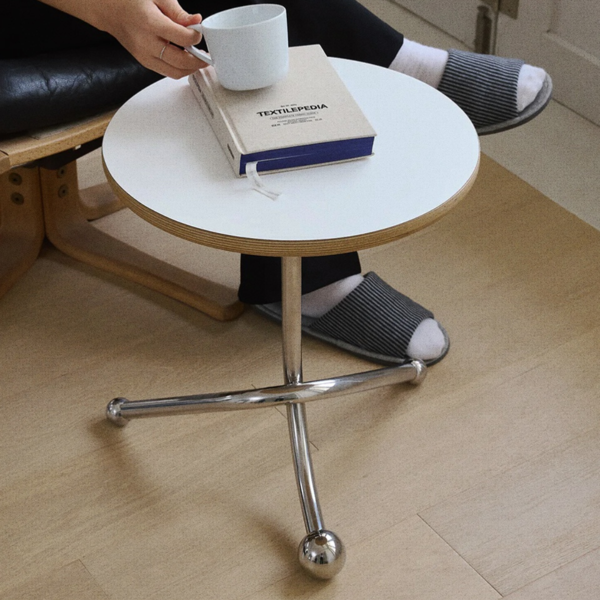 Note Side Table