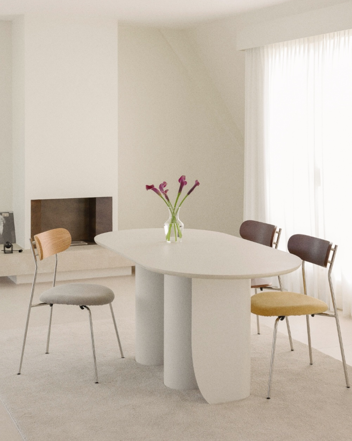 Silhouette Oval Table