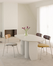 Silhouette Oval Table