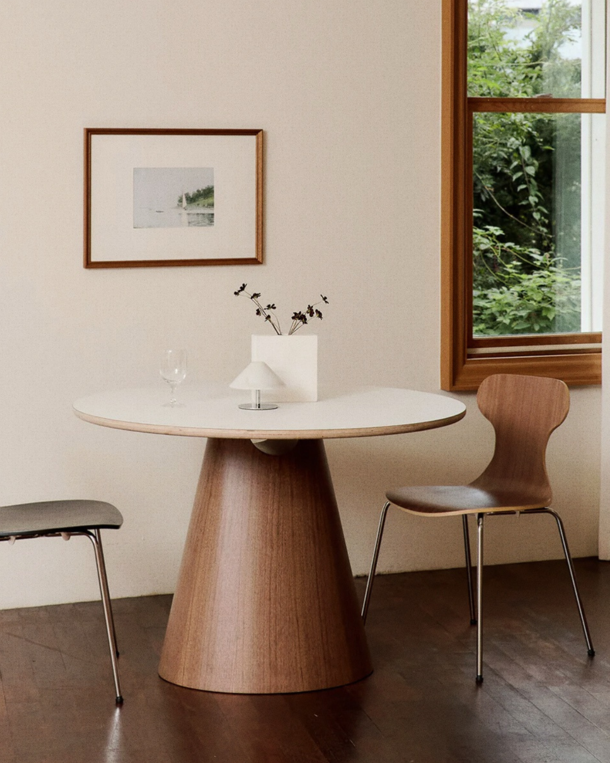 Luna Round Table