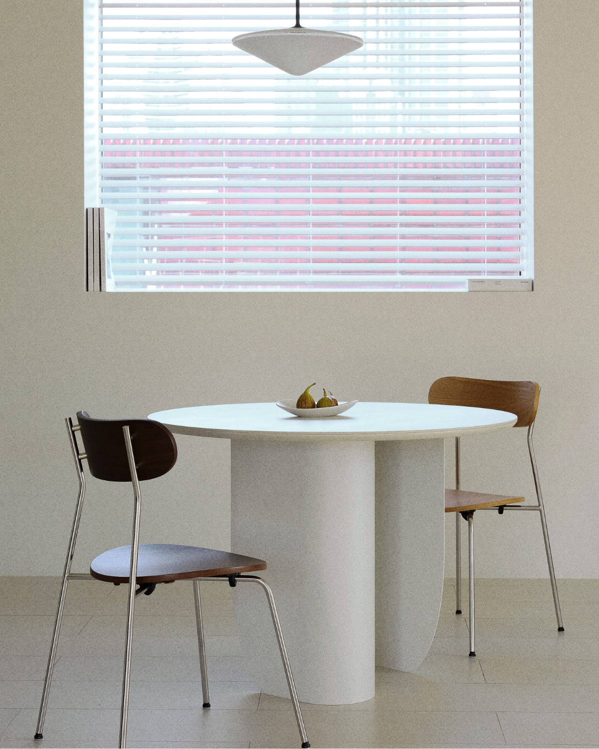 Silhouette Round Table