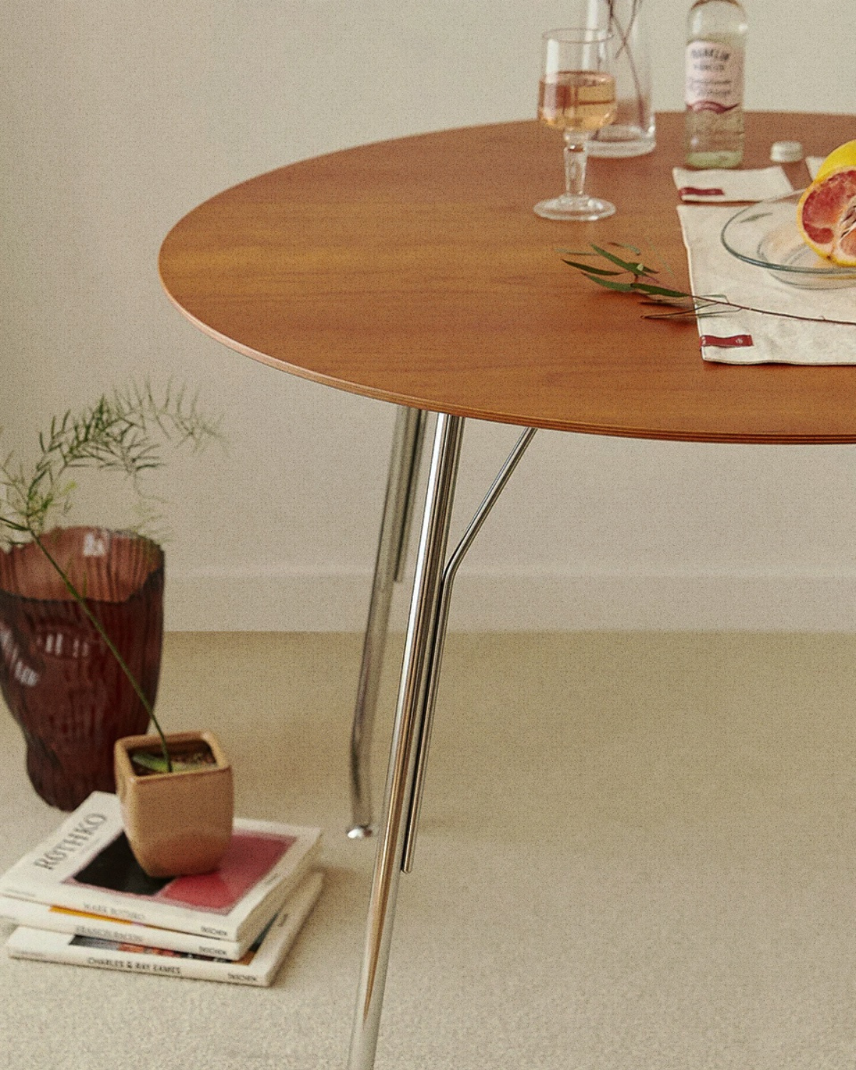 【OUTLET】Prop Round Table - Essential