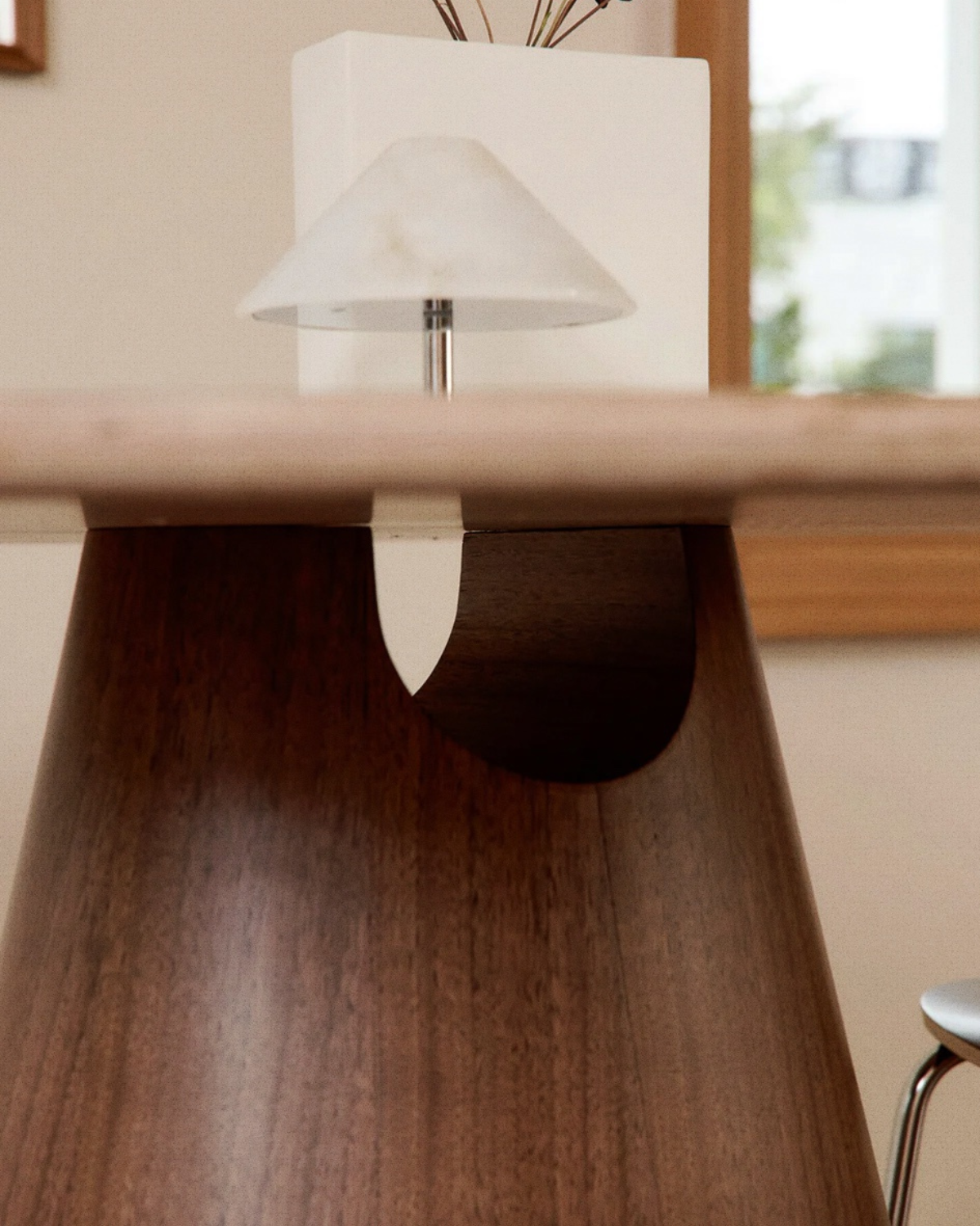 Luna Round Table