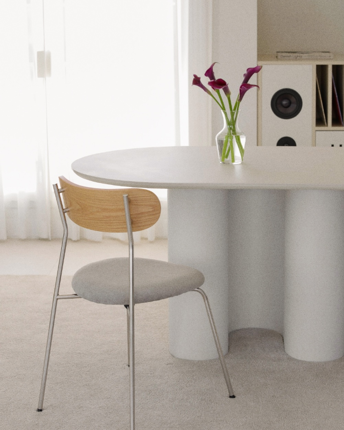 Silhouette Oval Table