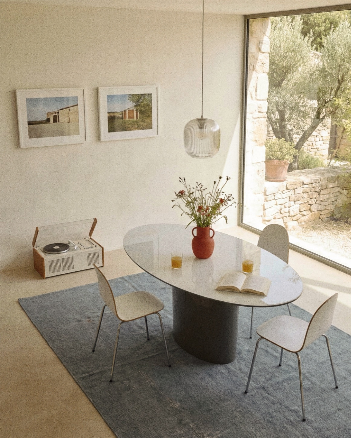 Ara Table / Oyster