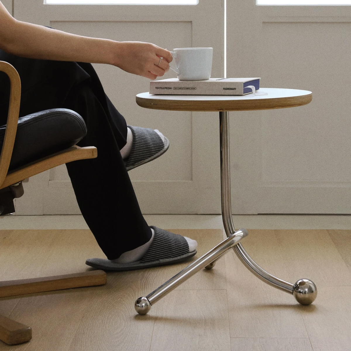 Note Side Table