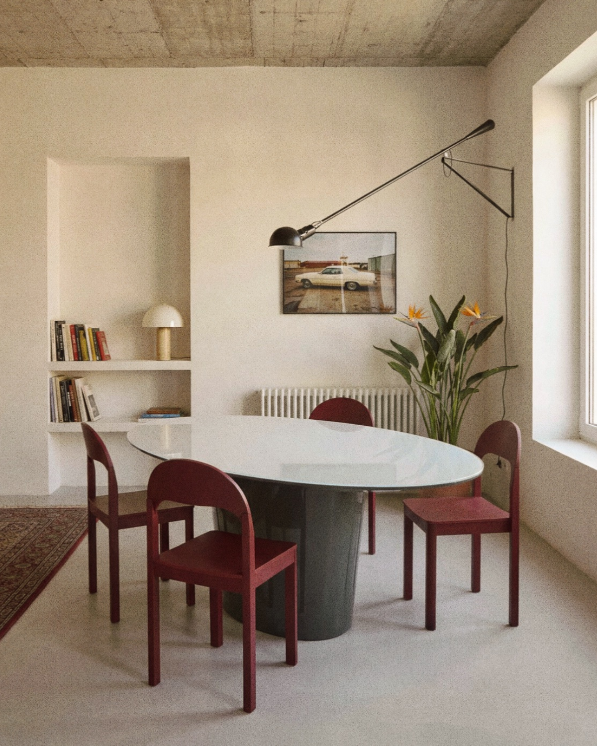 Ara Table / Oyster