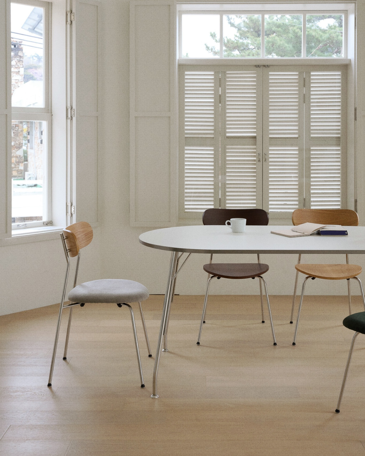 Prop Oval Table - Essential
