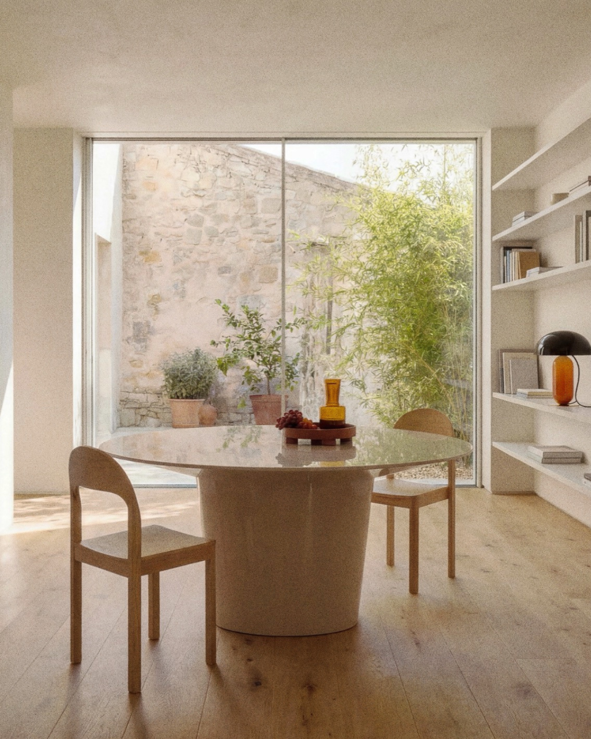 Ara Table / Oyster