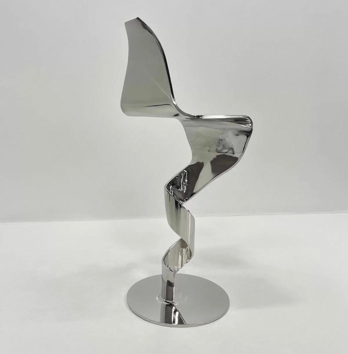 Bow counter chair