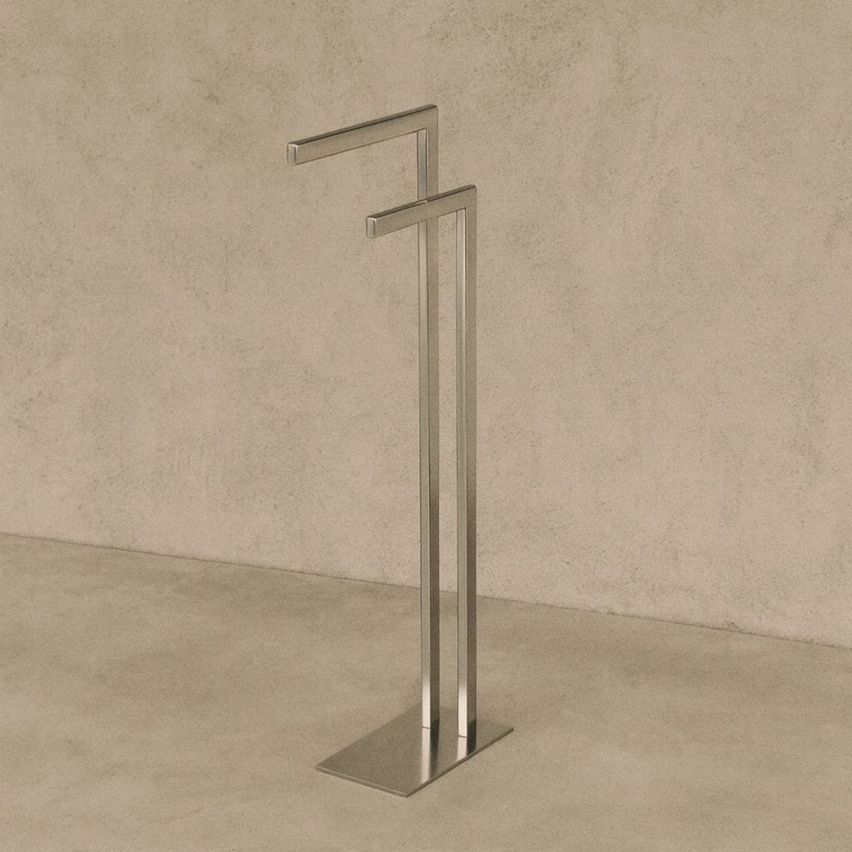 Scala Towel Stand
