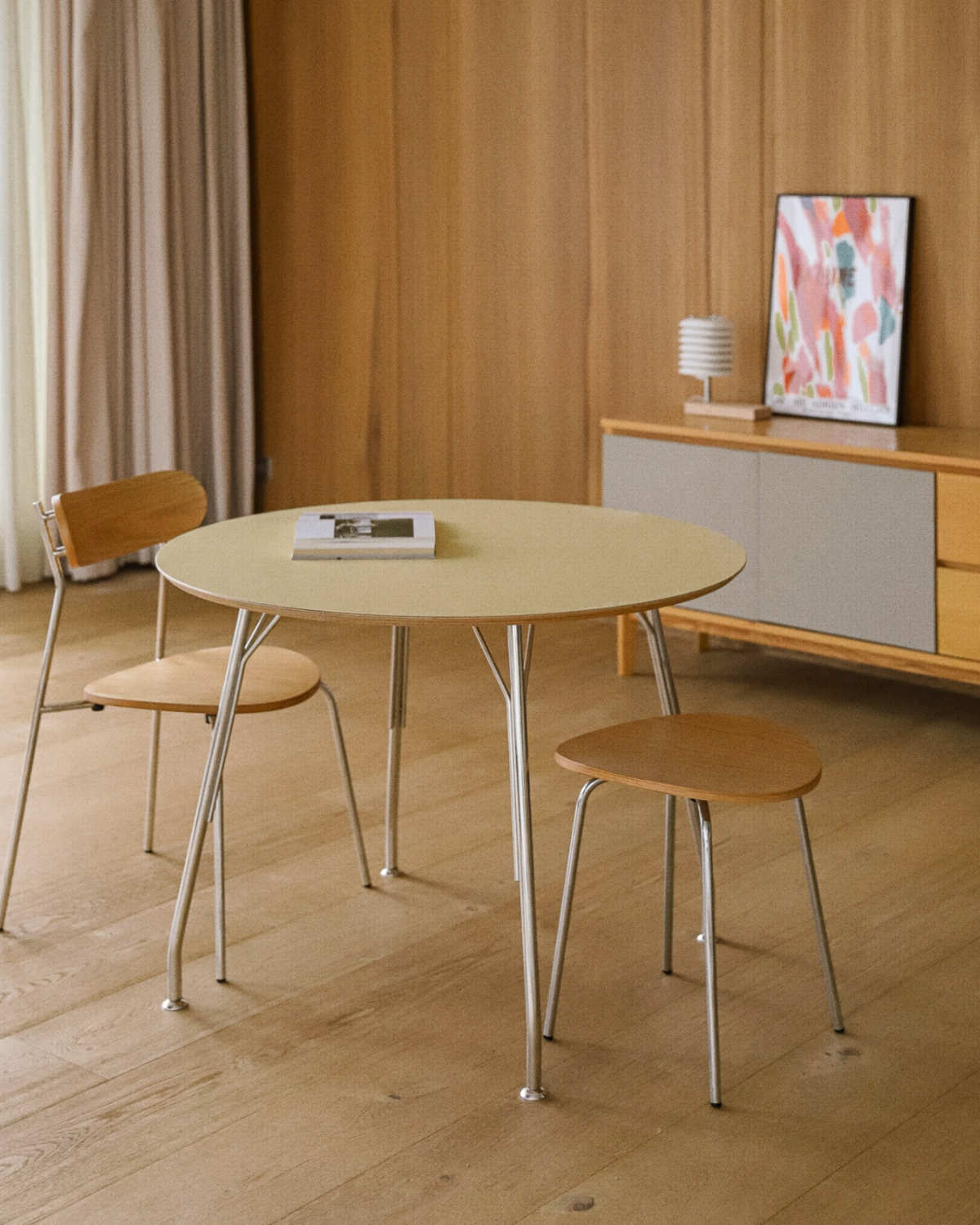 【OUTLET】Prop Round Table - Essential