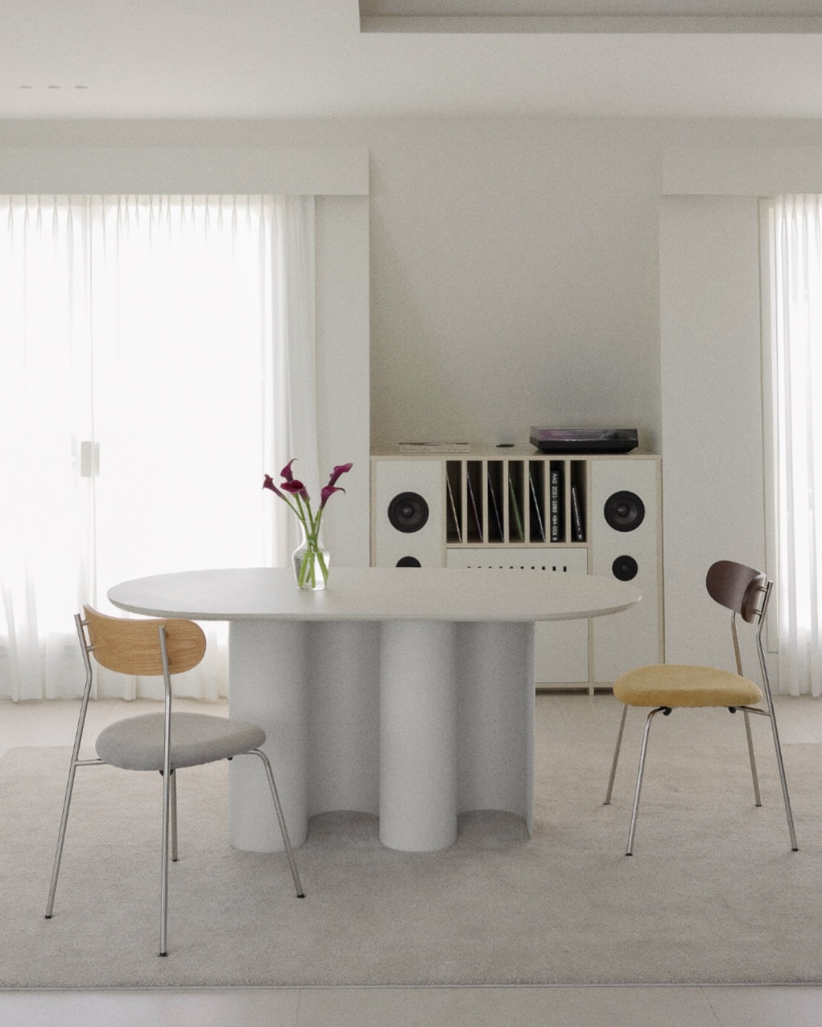 Silhouette Oval Table