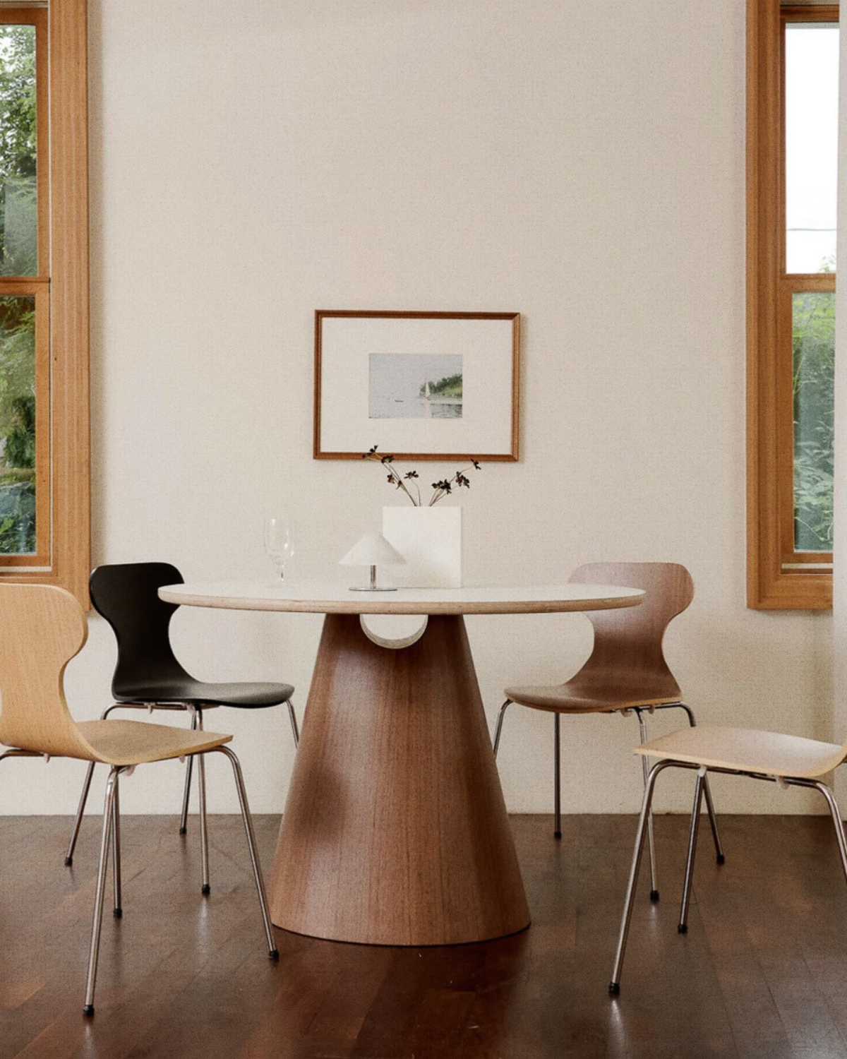 Luna Round Table