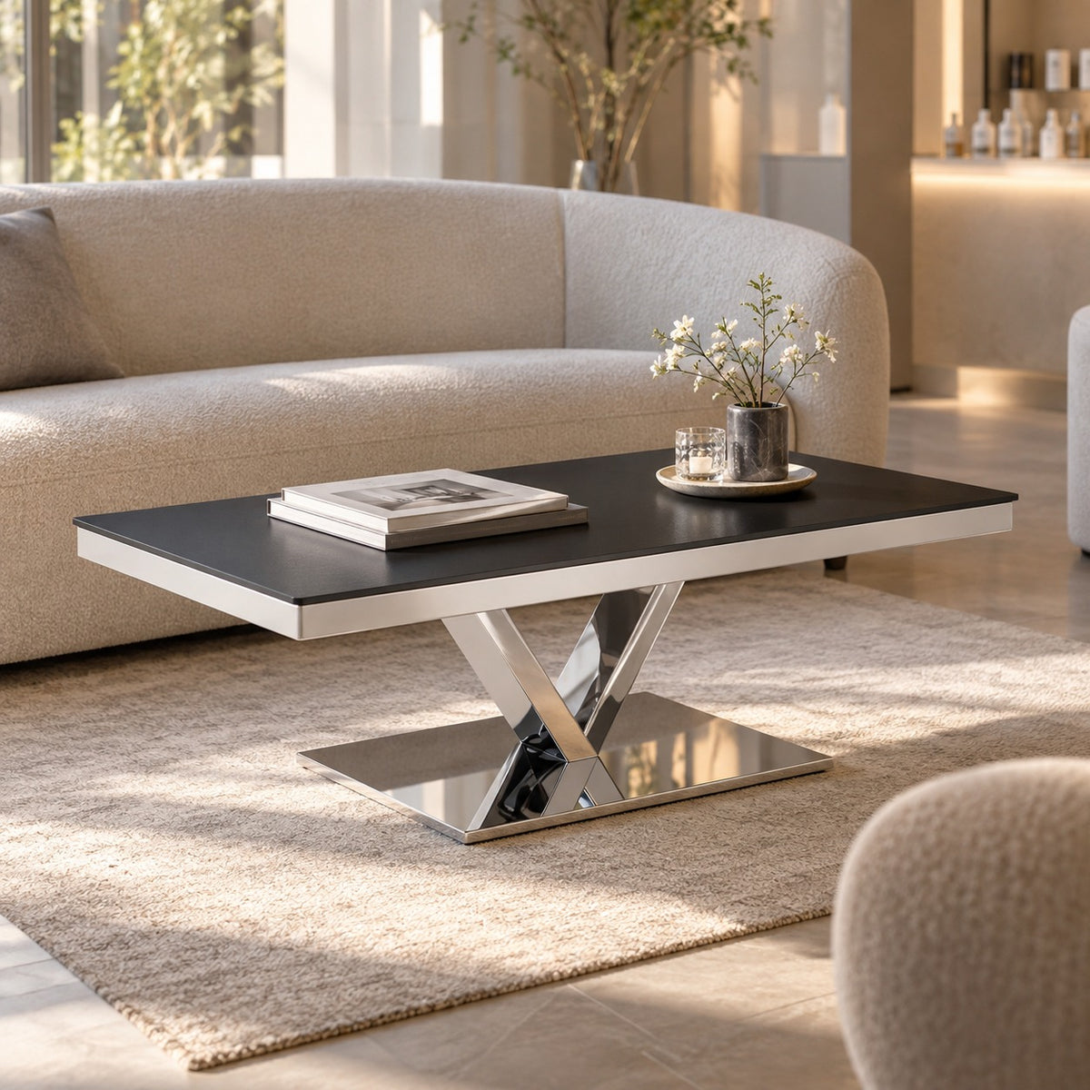 Vee Pedestal Coffee Table 使用イメージ（サロン）