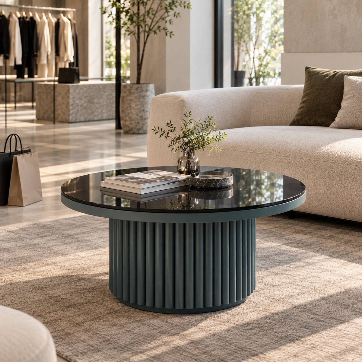 Fluted Drum Coffee Table 使用イメージ（アパレル店）