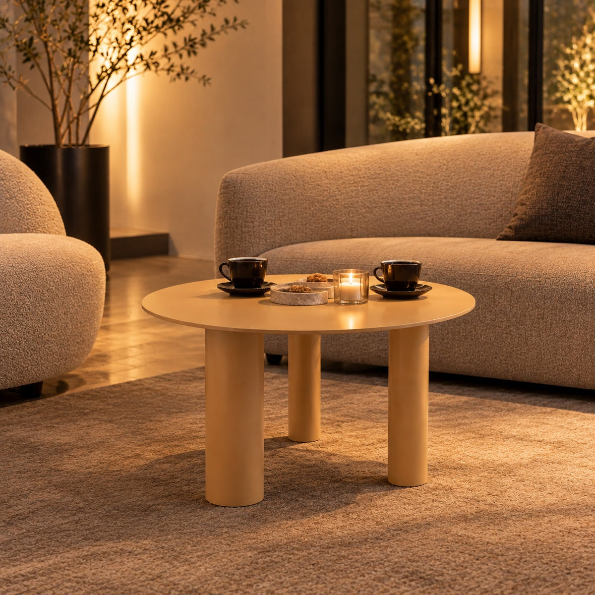 Trio Leg Round Table 使用イメージ（飲食店）