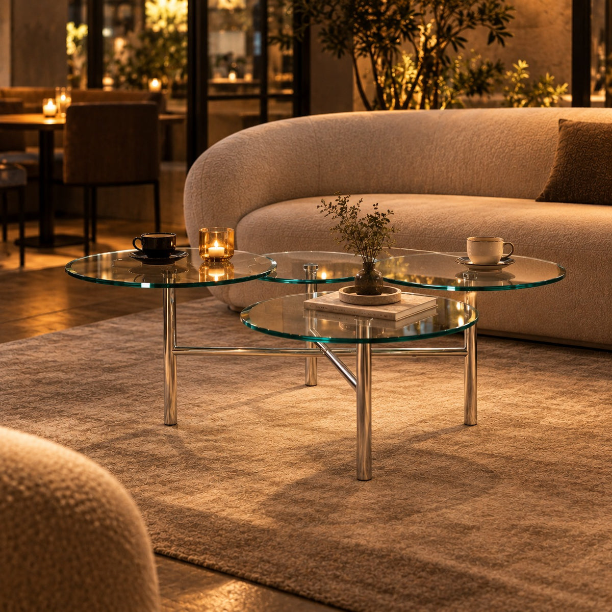 Pebble Glass Coffee Table 使用イメージ（飲食店）