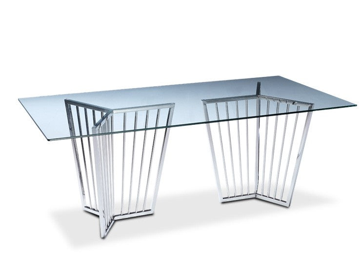 Harp Glass Dining Table シーン