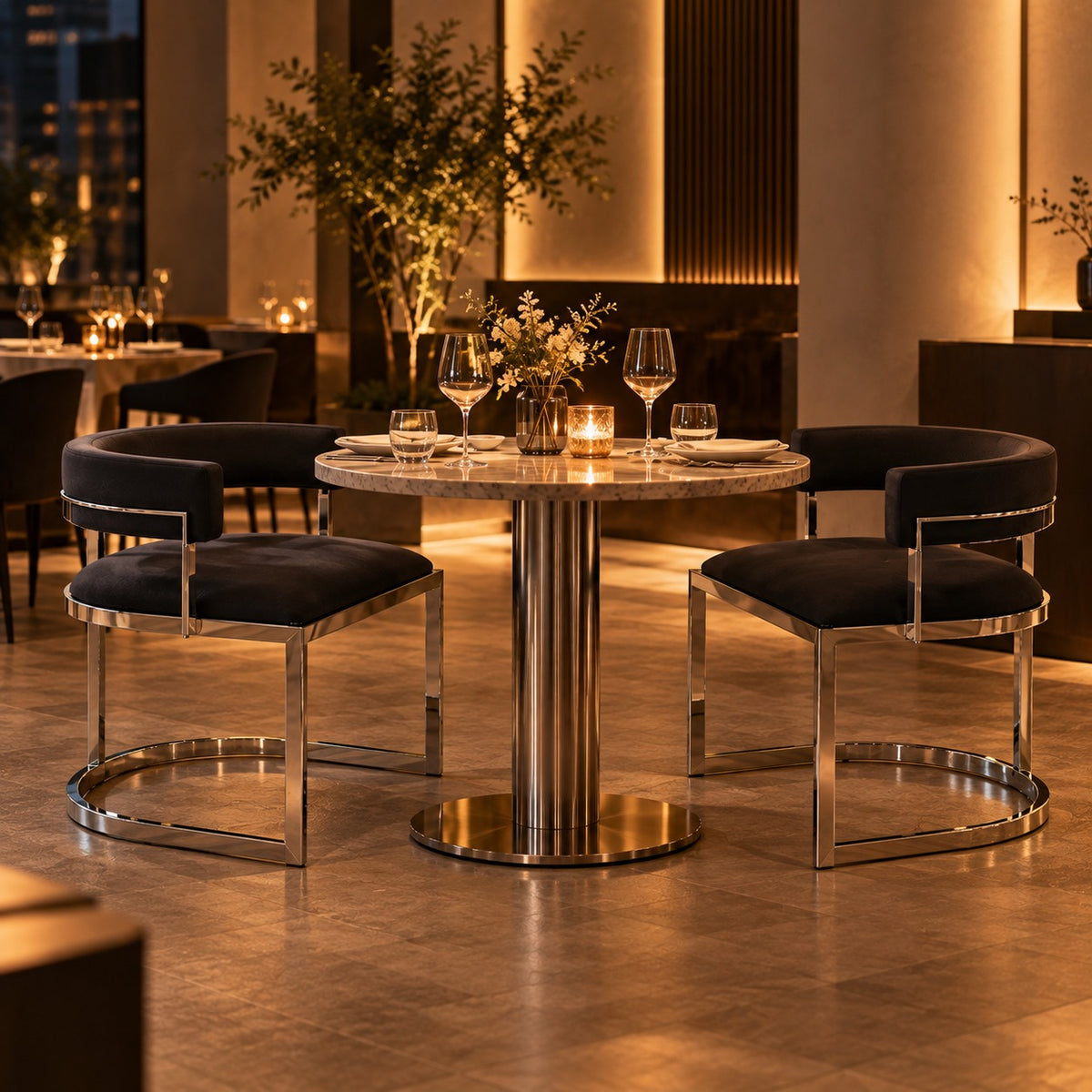 Ring Arm Dining Chair 使用イメージ（飲食店）