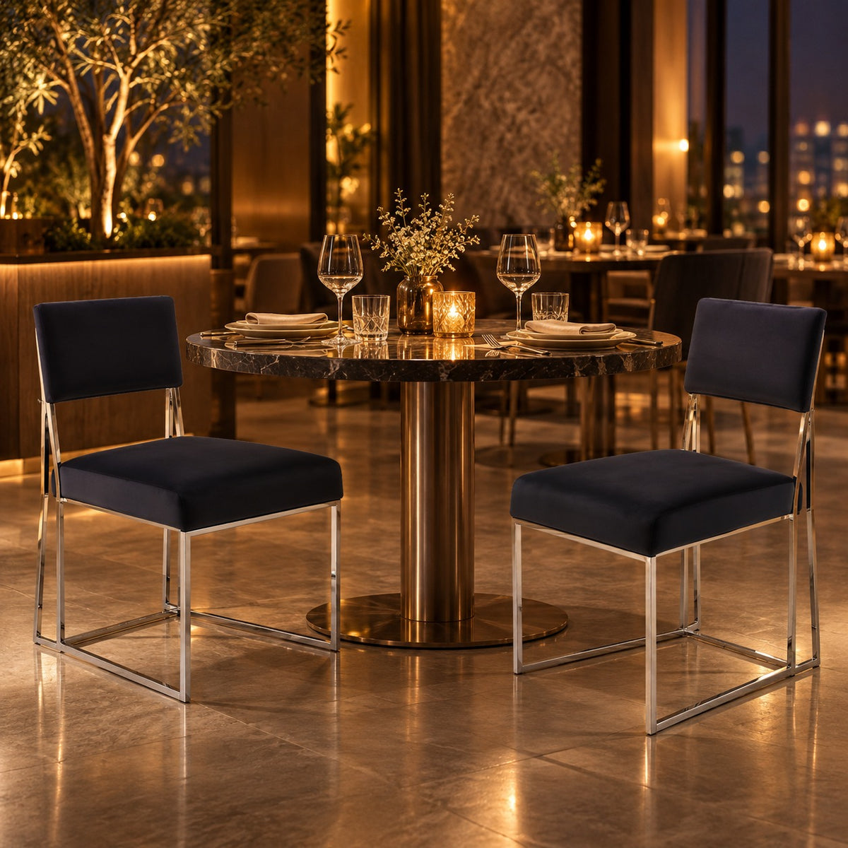 Square Velvet Dining Chair 使用イメージ（飲食店）