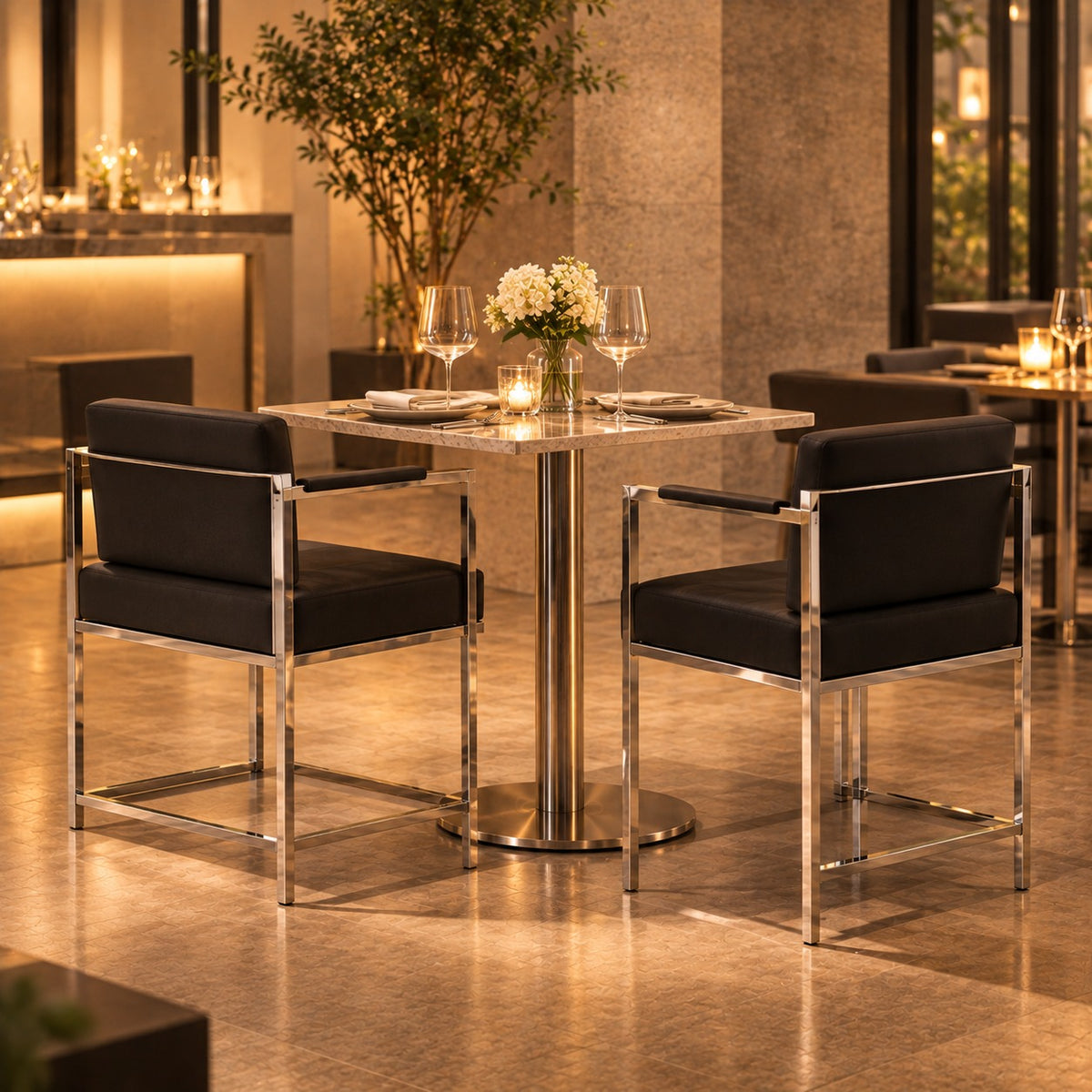 Tube Arm Dining Chair 使用イメージ（飲食店）