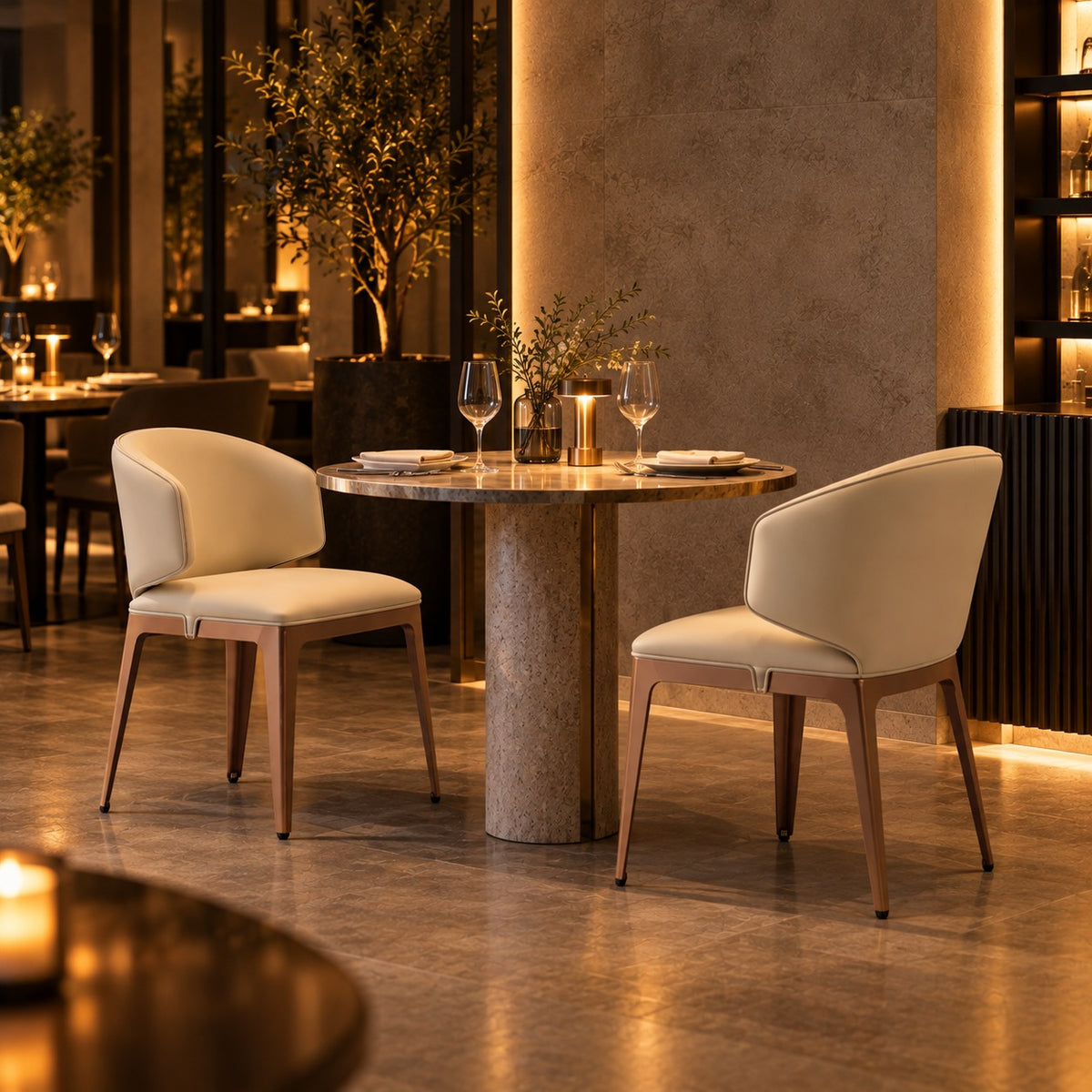 Rose Wrap Dining Chair 使用イメージ（飲食店）