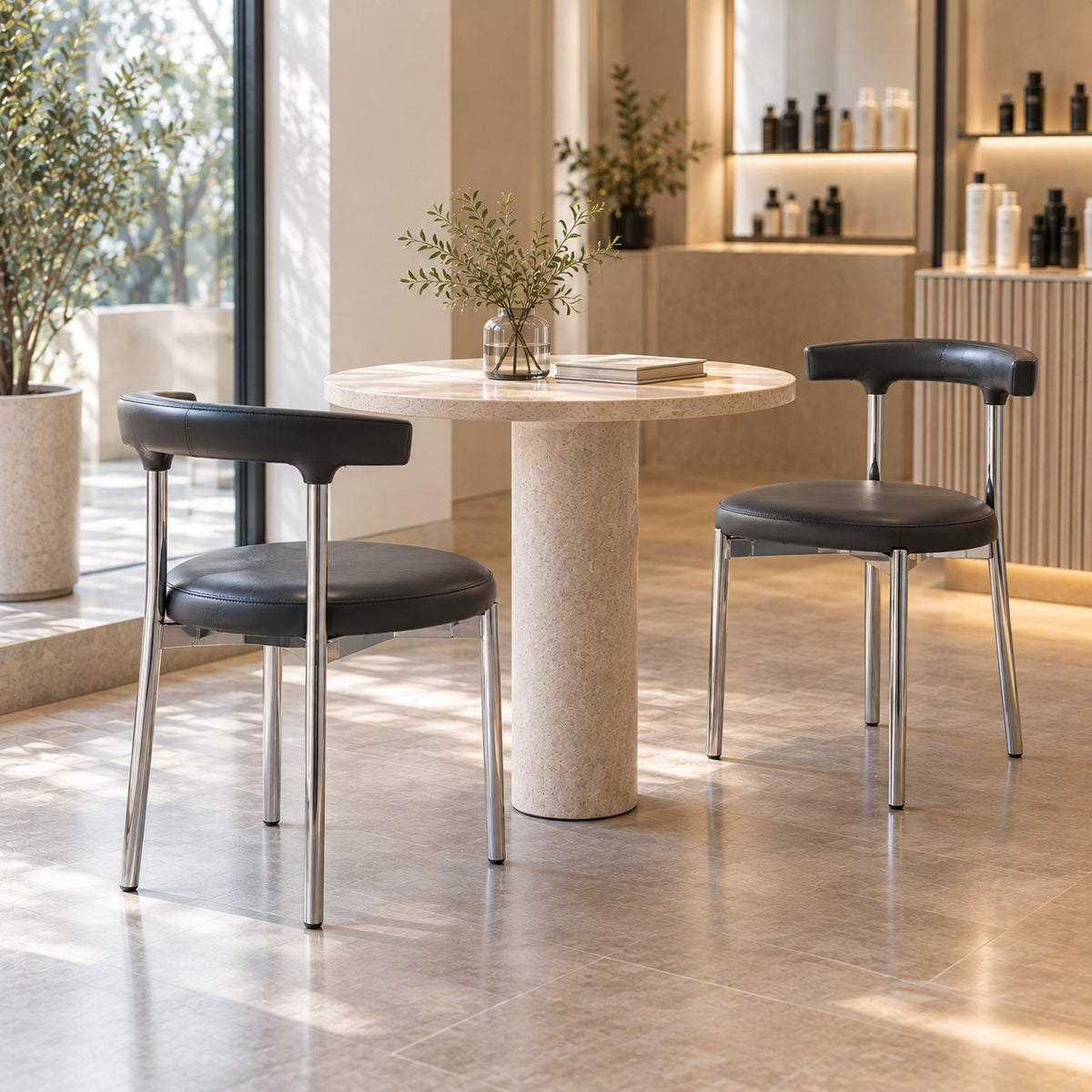 Bar Back Dining Chair 使用イメージ（サロン）