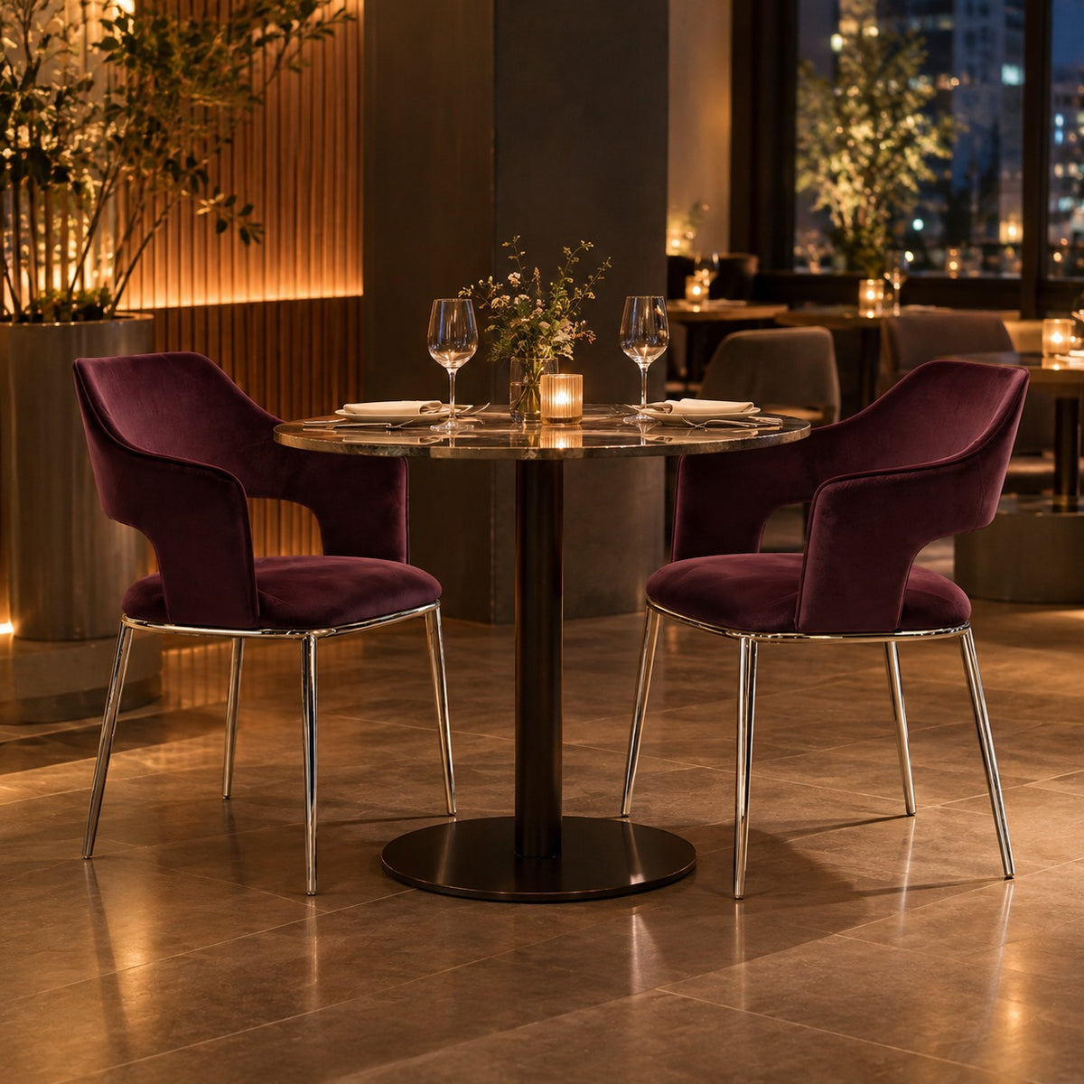 Open Arm Velvet Chair 使用イメージ（飲食店）