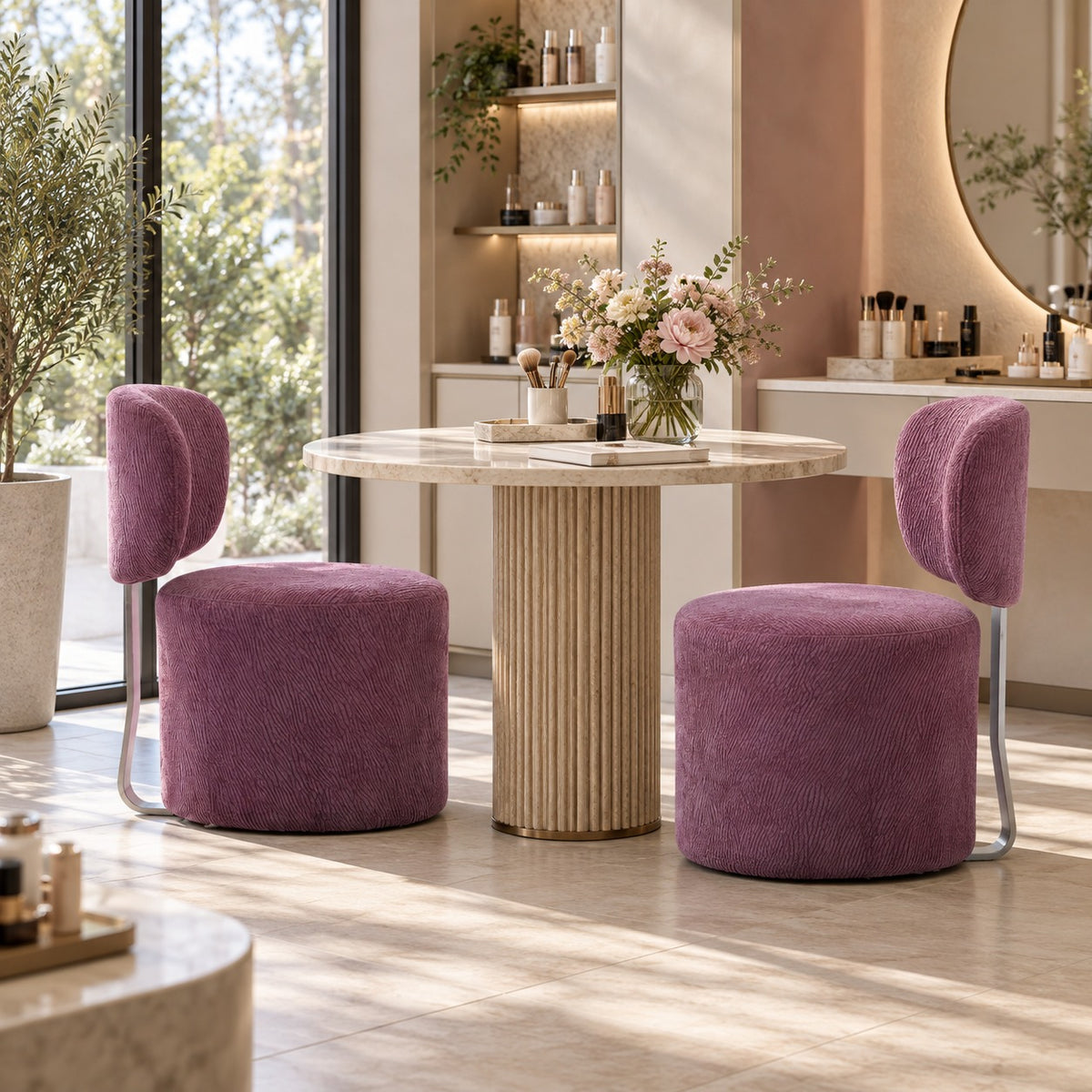 Pouf Back Chair 使用イメージ（サロン）