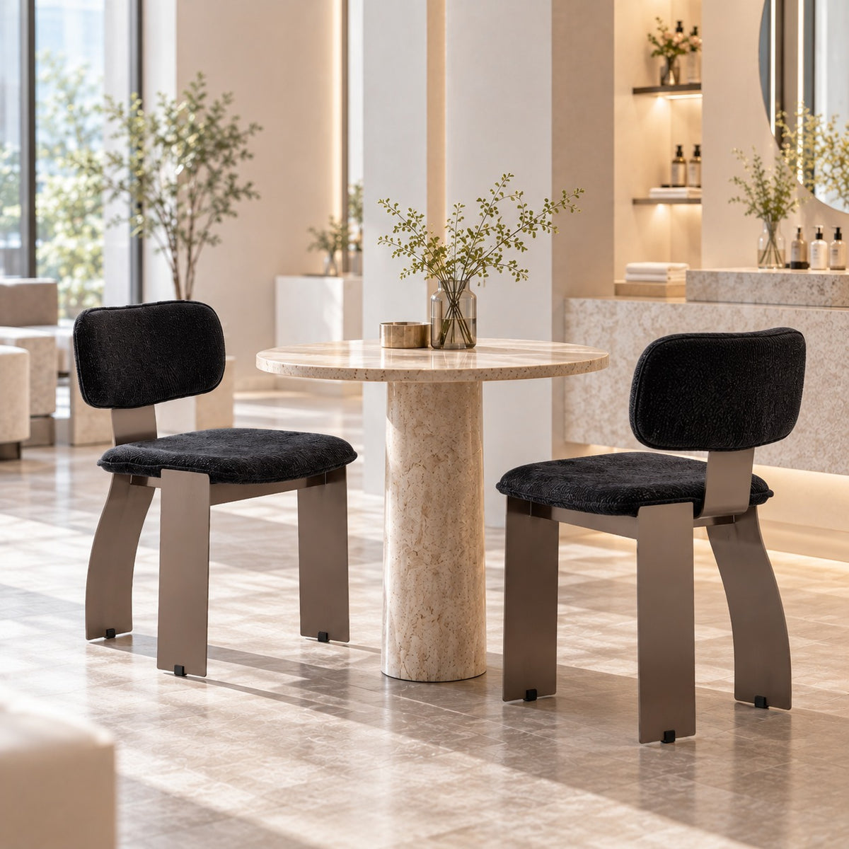 Bronze Slab Dining Chair 使用イメージ（サロン）