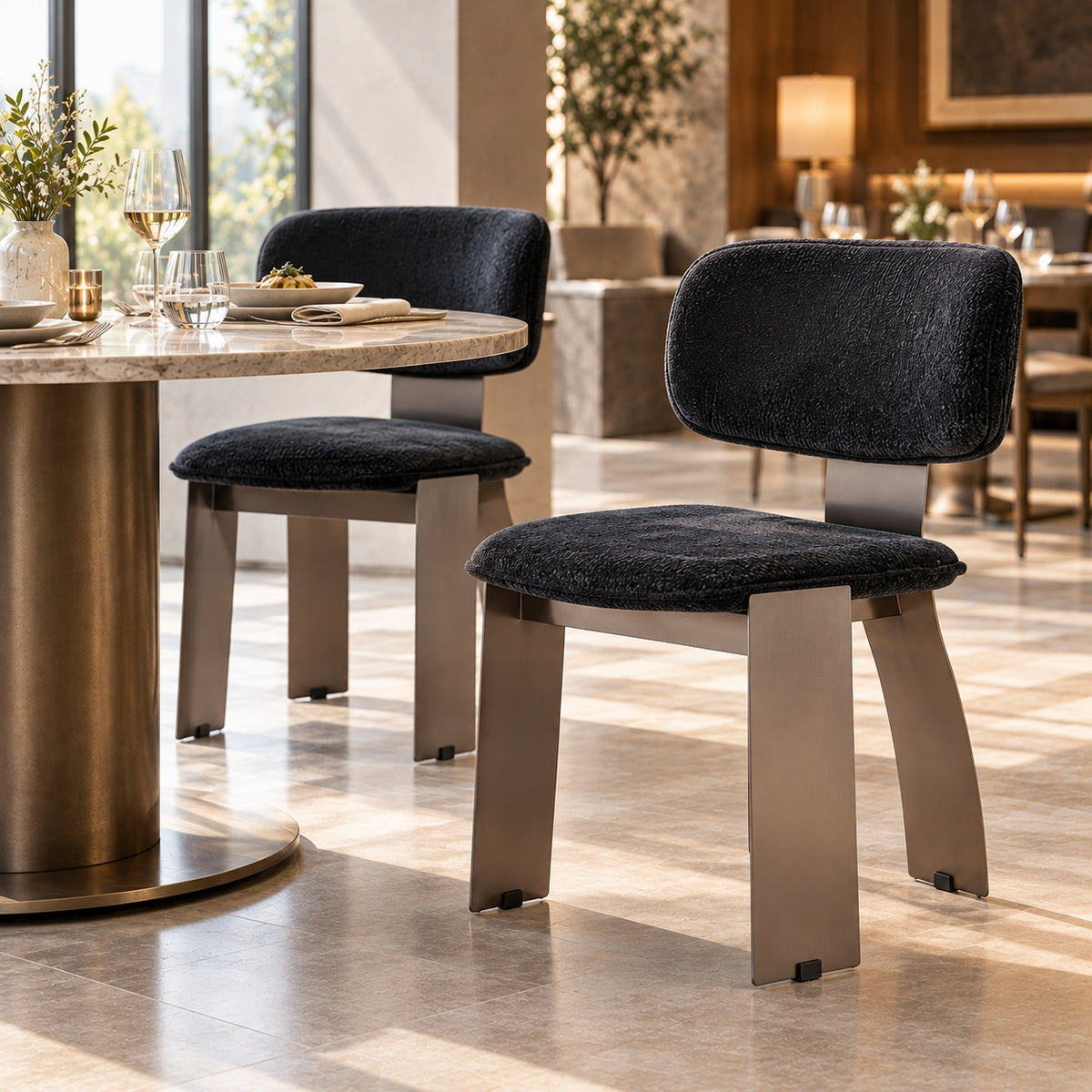 Bronze Slab Dining Chair 使用イメージ