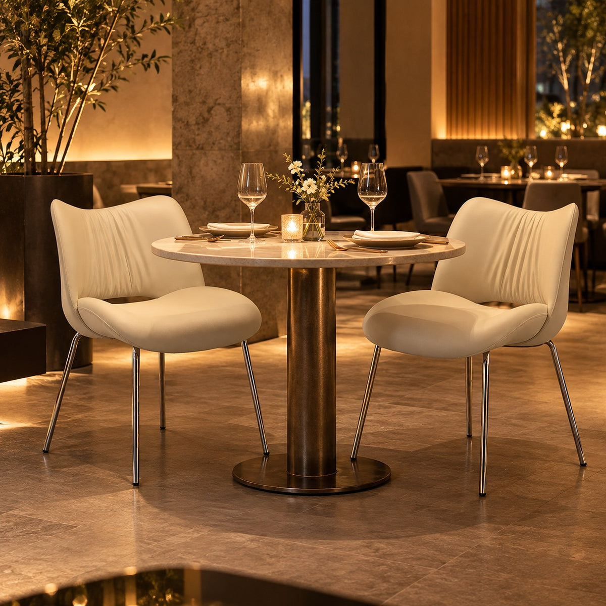 Pleat Back Dining Chair 使用イメージ（飲食店）