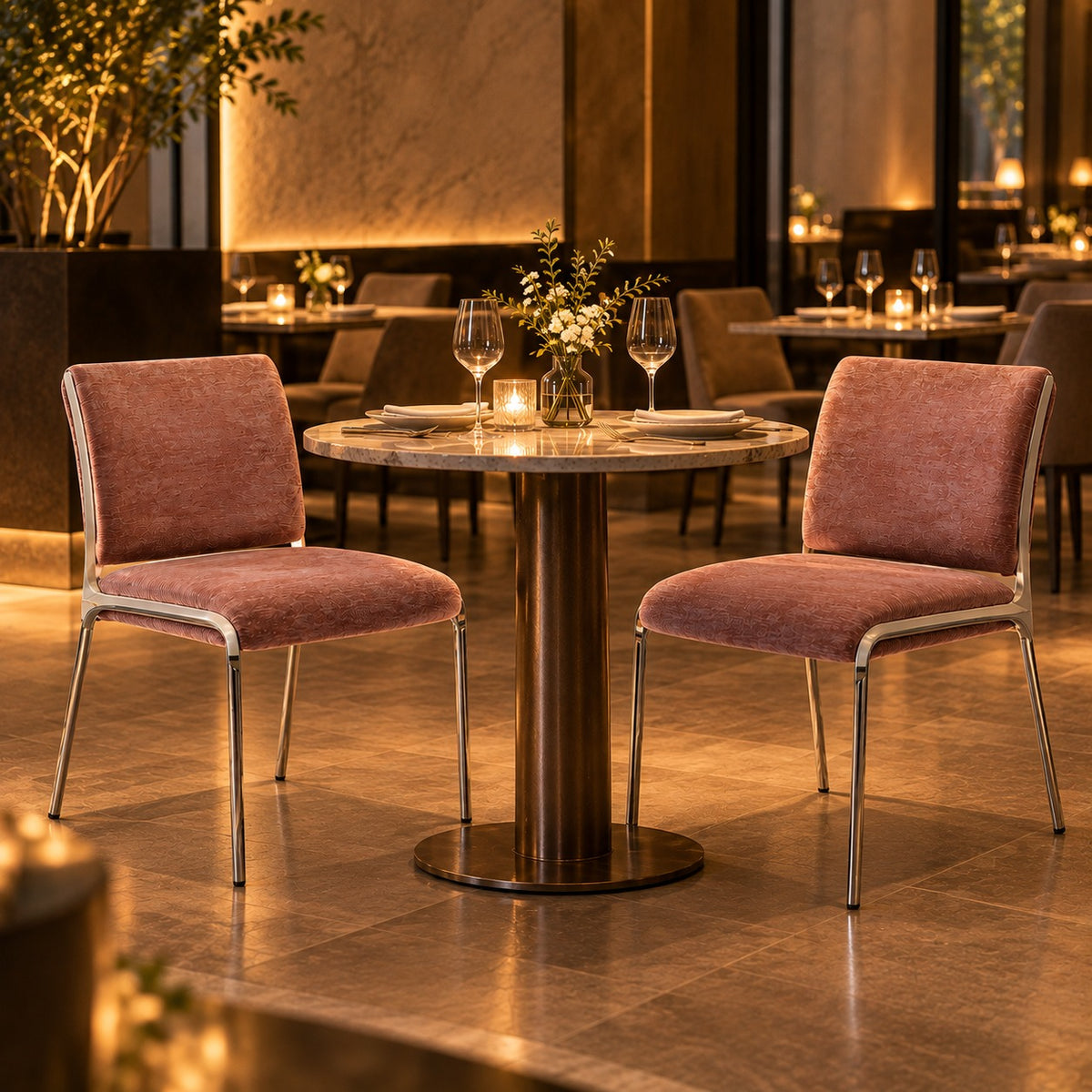 Frame Side Chair 使用イメージ（飲食店）
