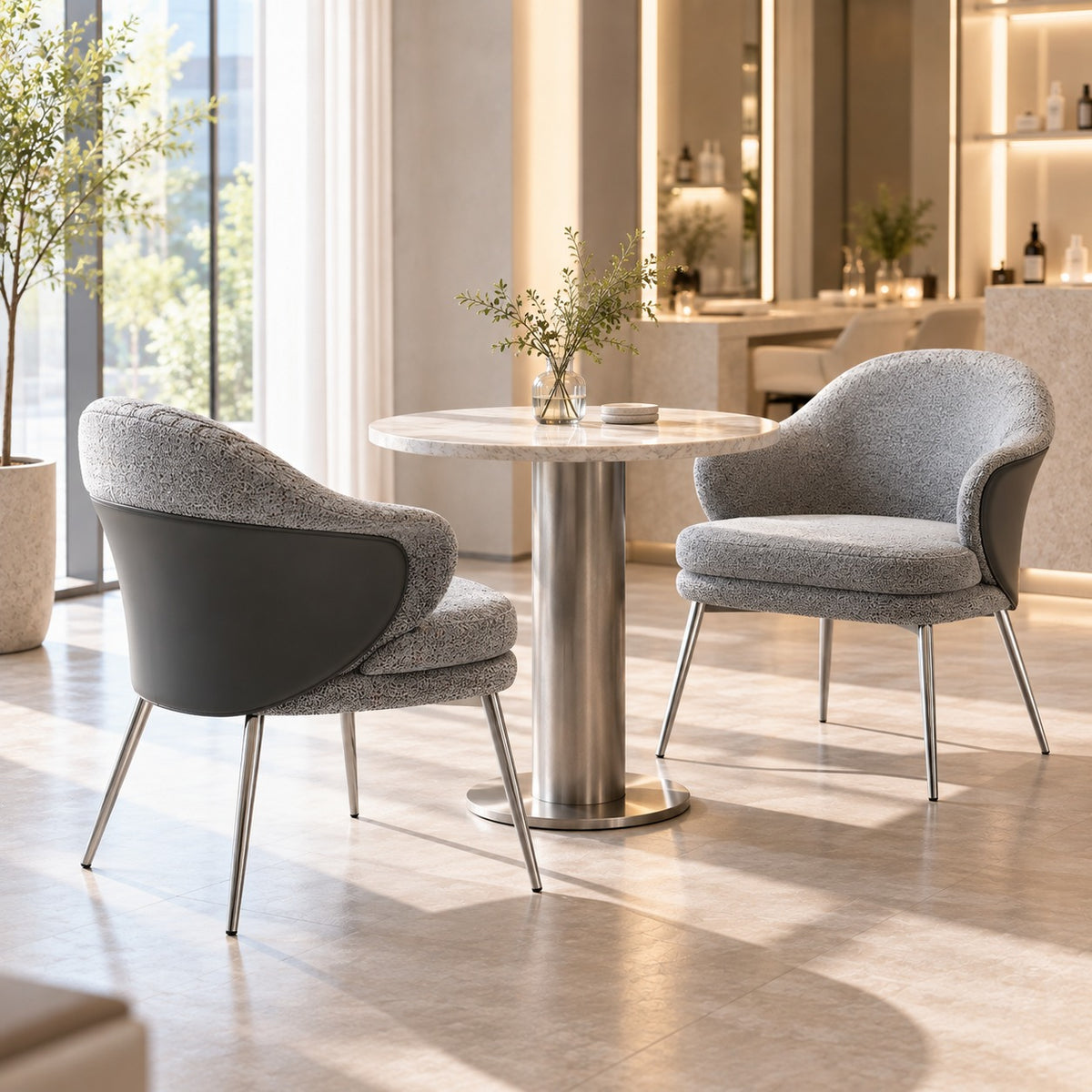 Hug Arm Dining Chair 使用イメージ（サロン）