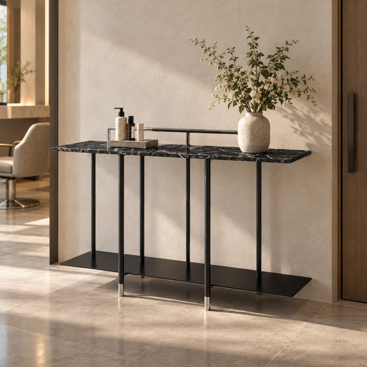 Noir Marble Deck Console 使用イメージ（サロン）