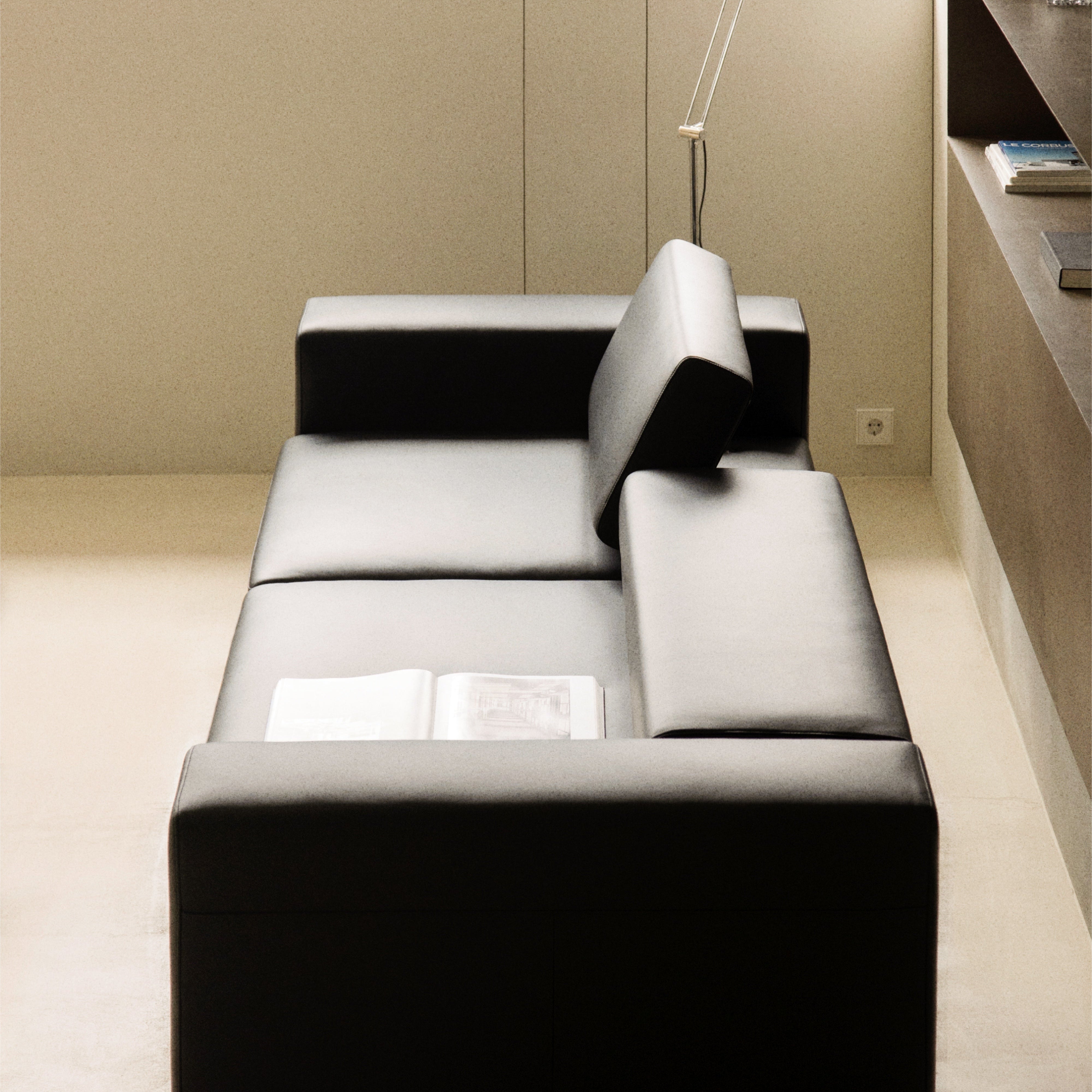 Lay Sofa - Leather