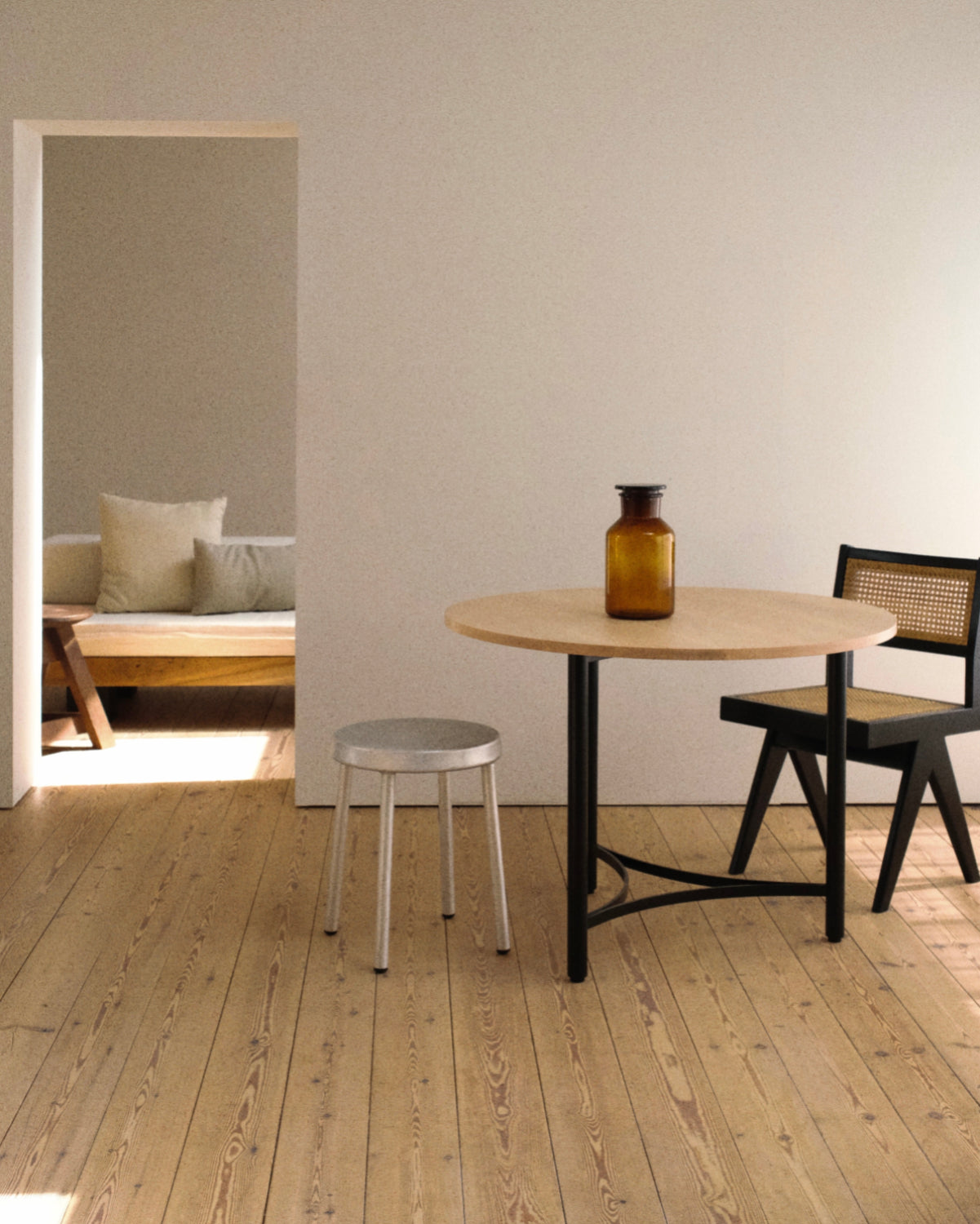 【OUTLET】Moon Dining Table