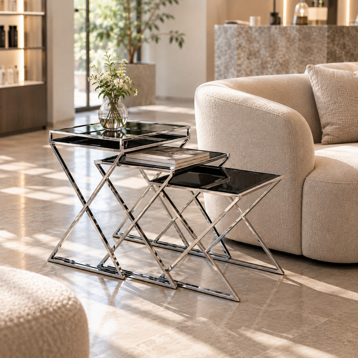 Trio Nest Side Table 使用イメージ（サロン）