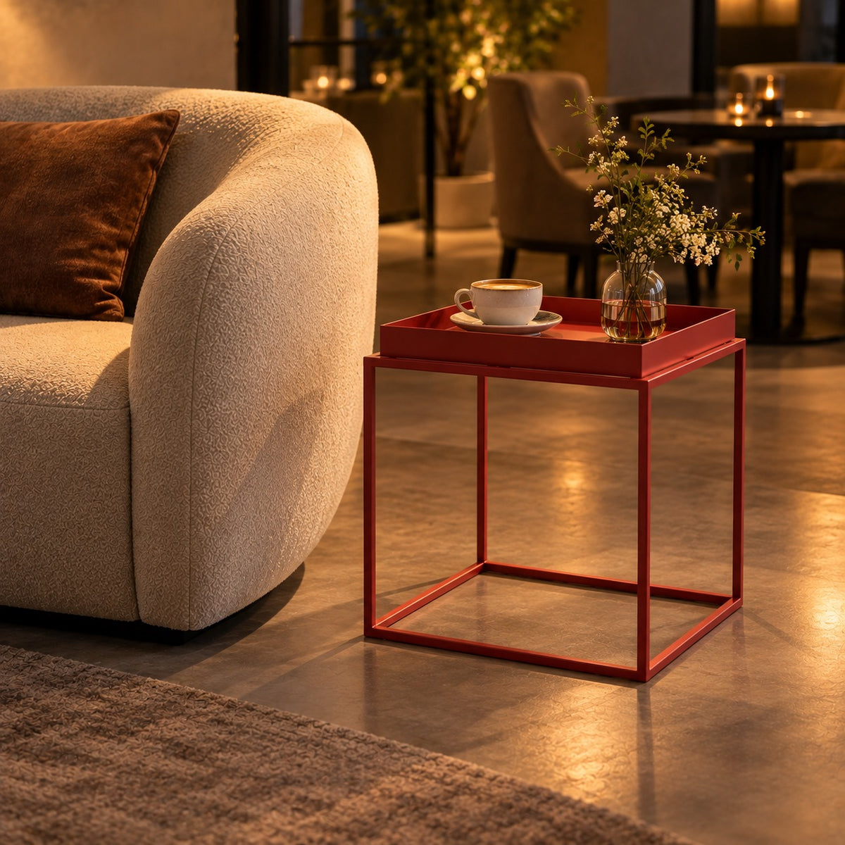 Tray Cube Side Table 使用イメージ（飲食店）