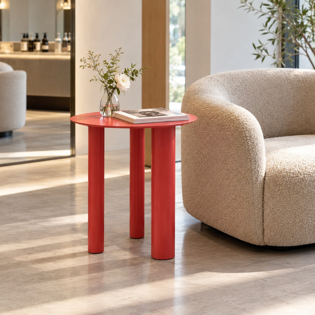 Trio Column Side Table 使用イメージ（サロン）