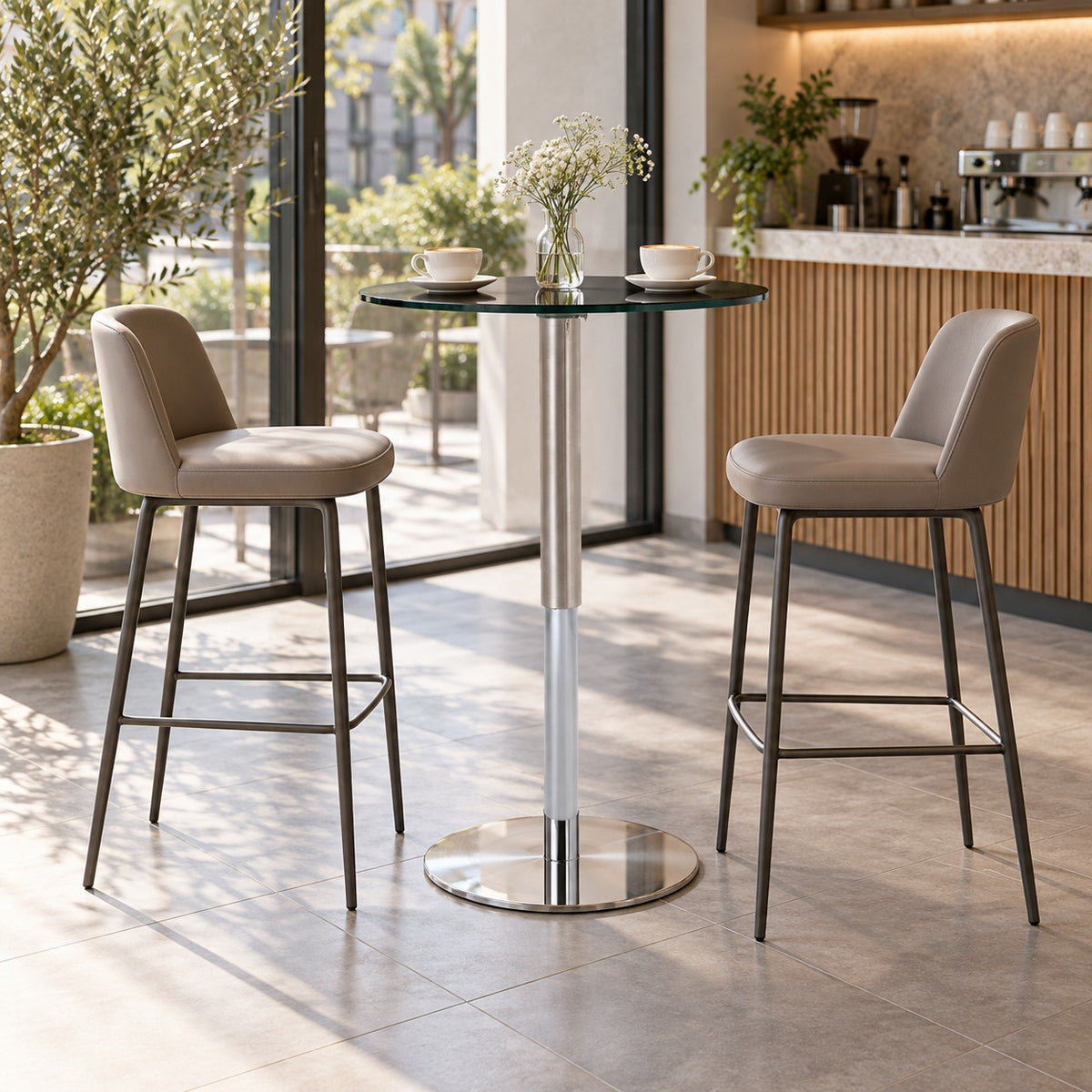 Lift Bar Table 使用イメージ（サロン）