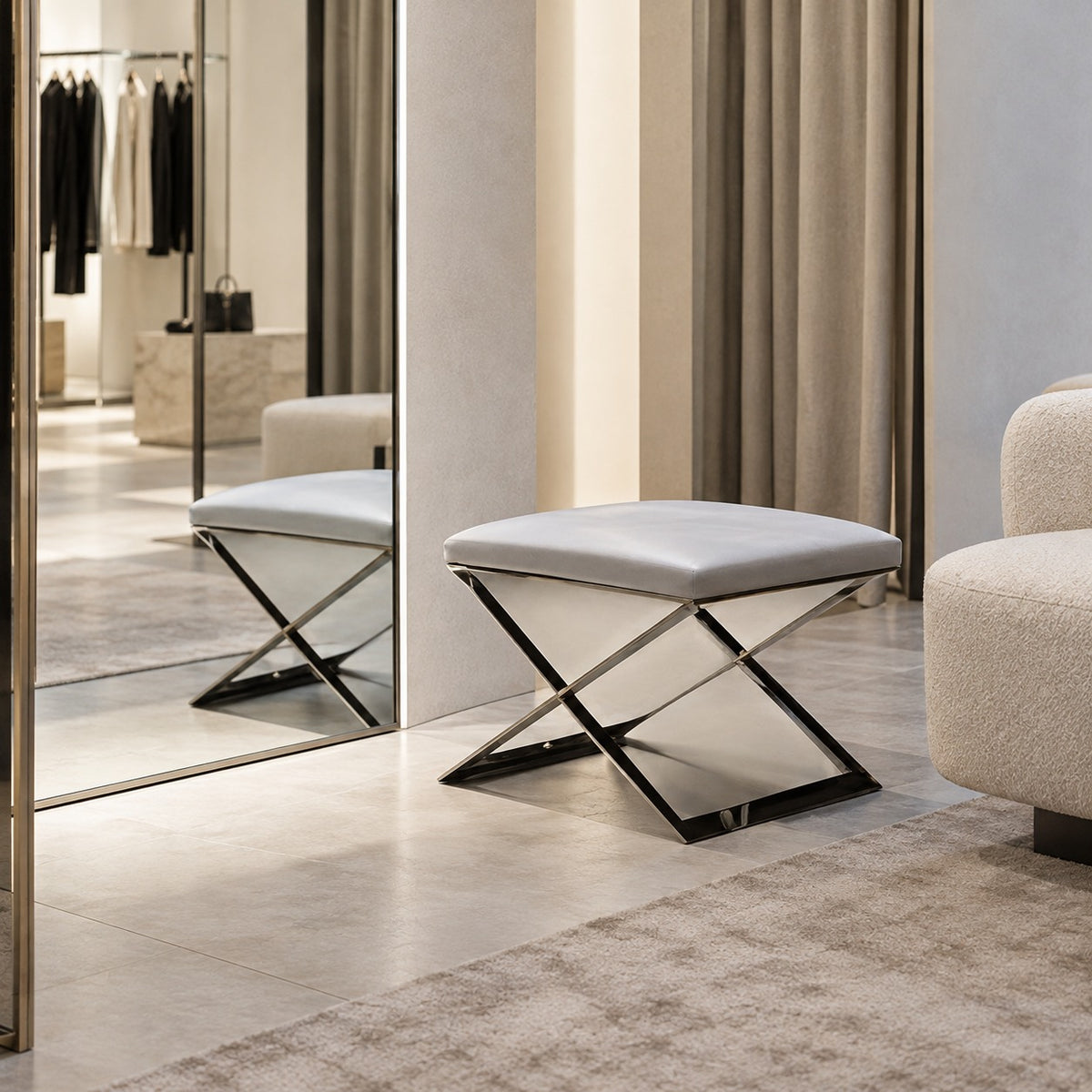 X Ottoman 使用イメージ（アパレル店）