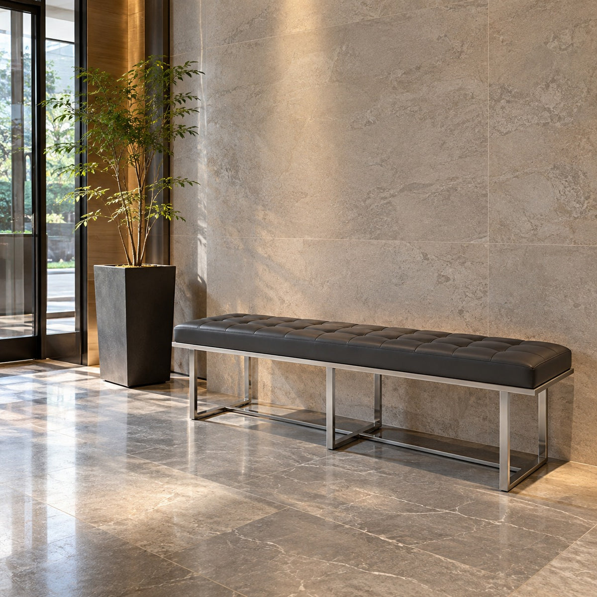Long Tufted Bench 使用イメージ（ホテル）