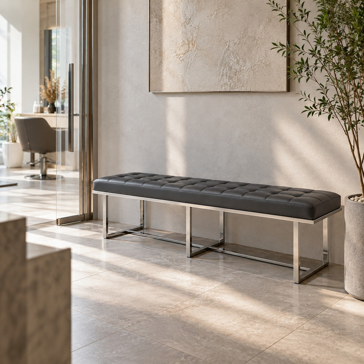 Long Tufted Bench 使用イメージ（サロン）