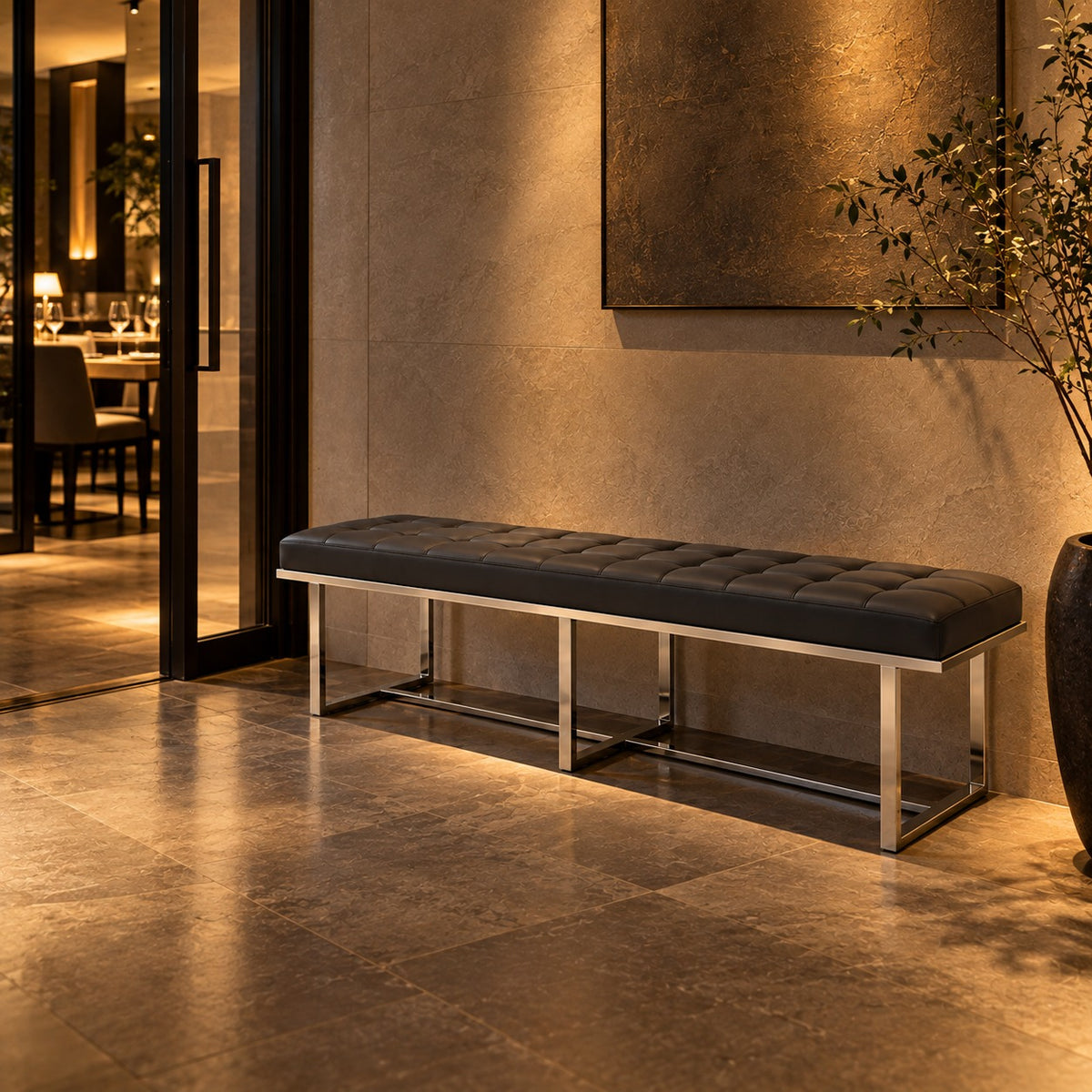 Long Tufted Bench 使用イメージ（飲食店）